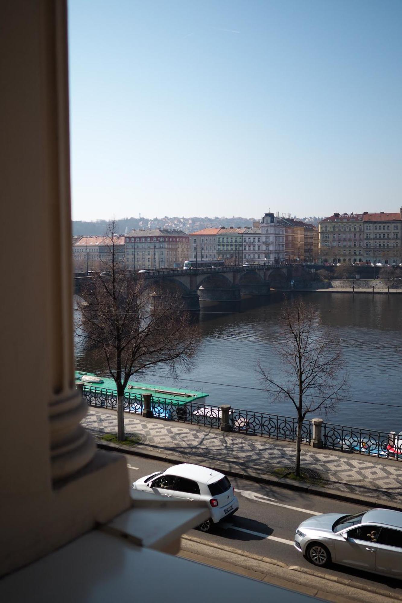 Rasinovo Nabrezi - Riverside Residence Praga Exterior foto